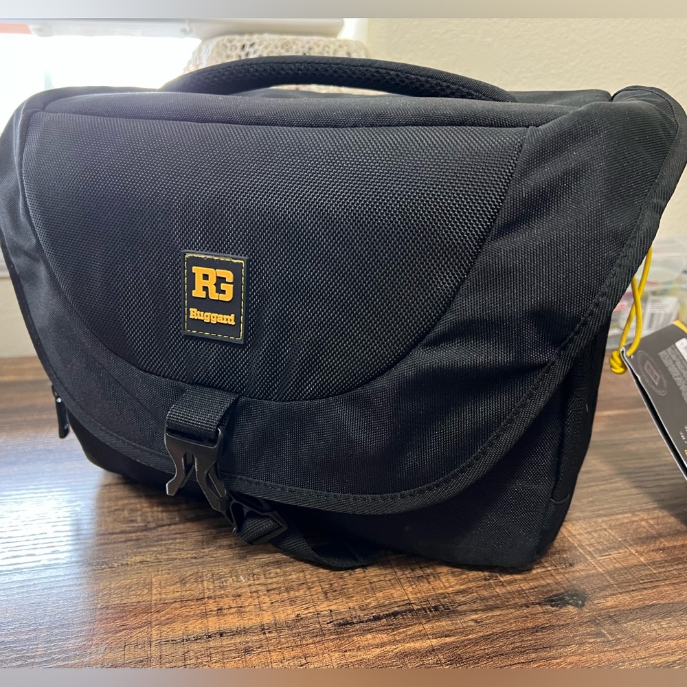Ruggard Journey 44 Shoulder Bag for DSLR Camera NWT!